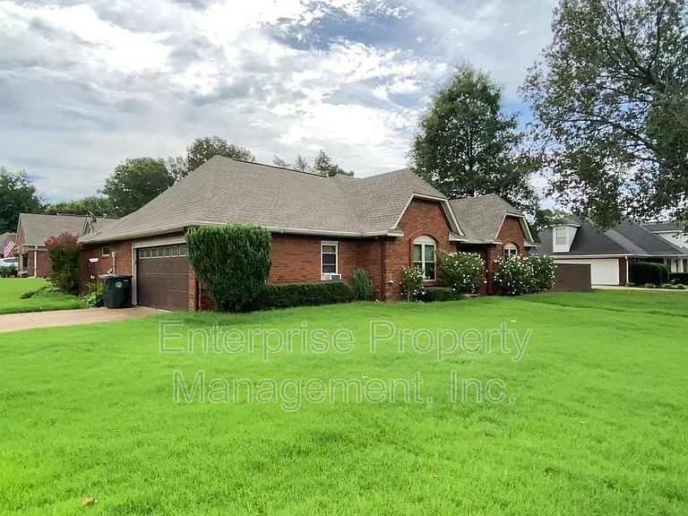 3840 Charbon Ln — Photo 3