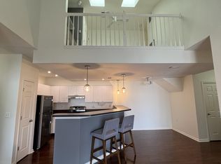 11355 Aristotle Dr APT 408, Fairfax, VA 22030