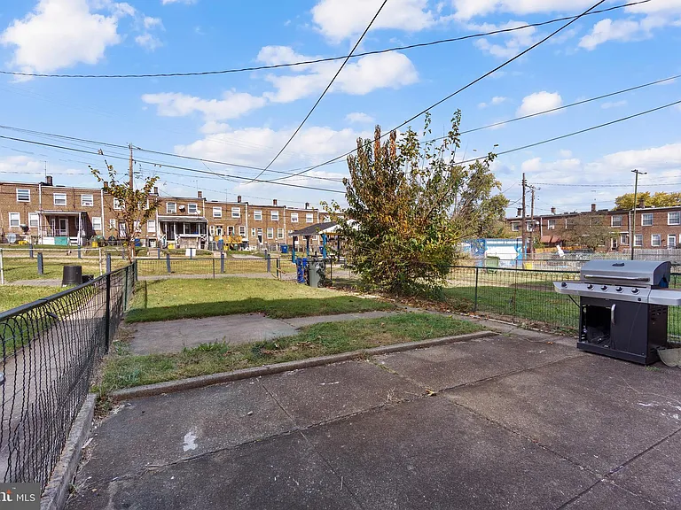 3572 Juneway #1 — Photo 17