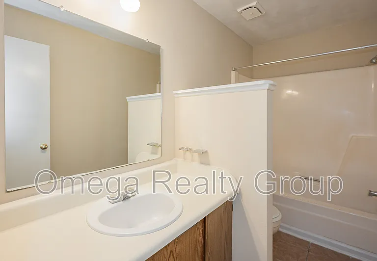 The Cove Apartments — Photo 35