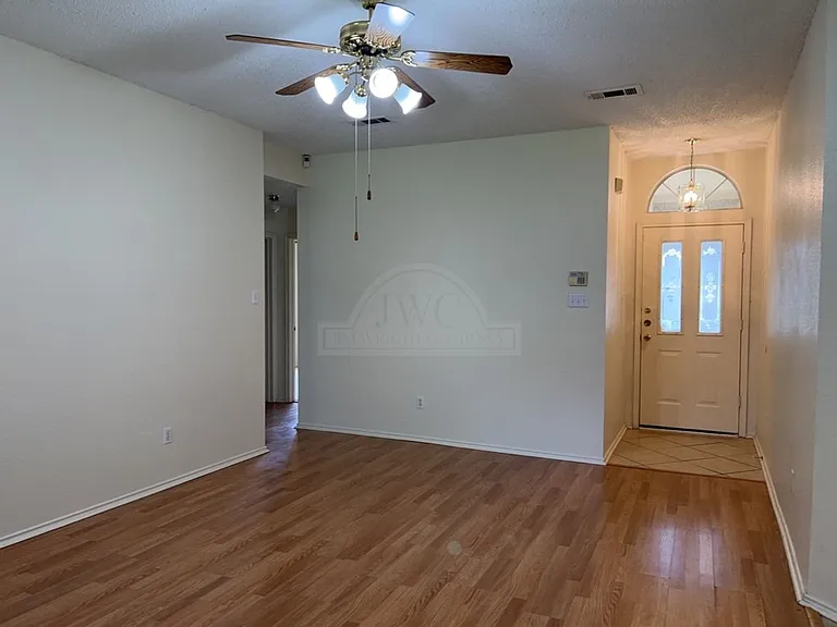 4203 Bluestem Ln — Photo 2