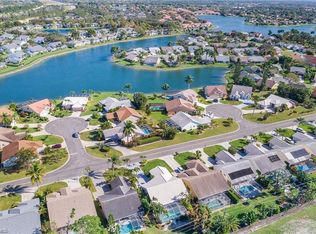 648 Lambton Ln, Naples, FL 34104