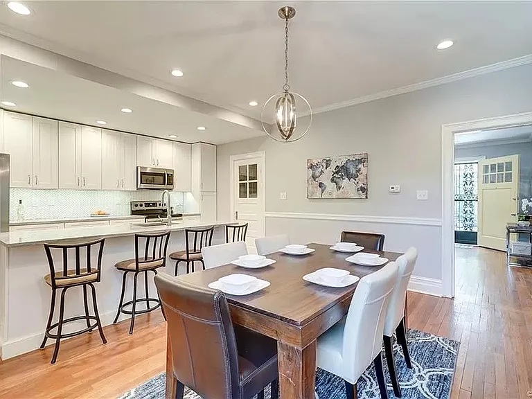 2414 Maplewood Ave — Photo 9