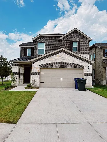 741 Creekwater Ln Photo 1