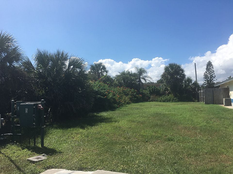 50 X 125 lot (6250 sf)