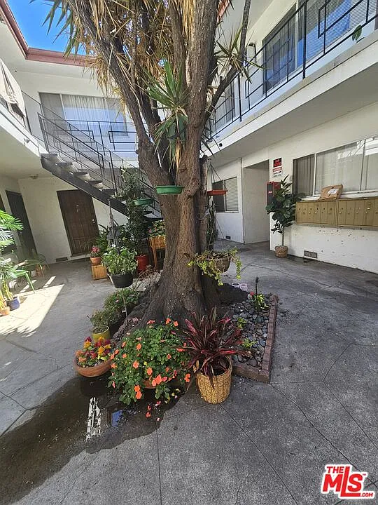 Studio, 1.0 bath, $1,395 — Photo 2