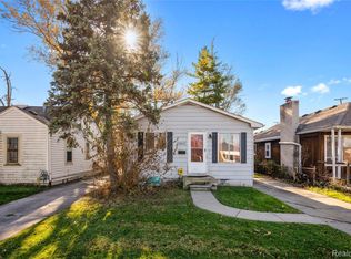 20842 Ridgemont Rd, Harper Woods, MI 48225