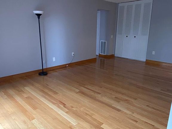 5th image of 6 Shrewsbury Green Dr Unit I