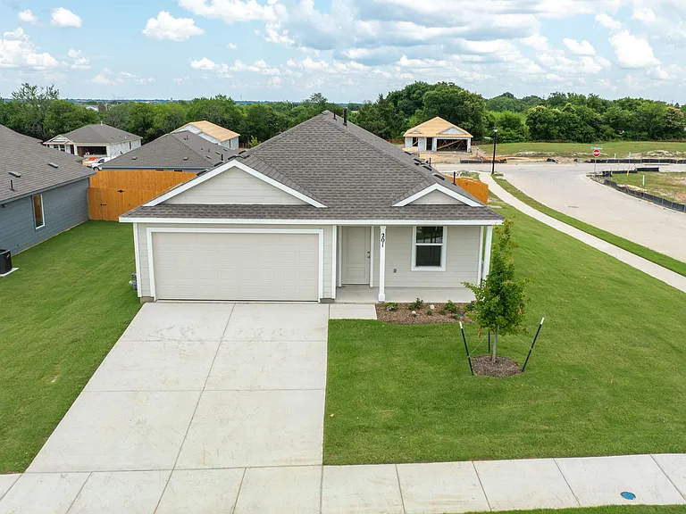 201 Cattail Ln — Photo 23