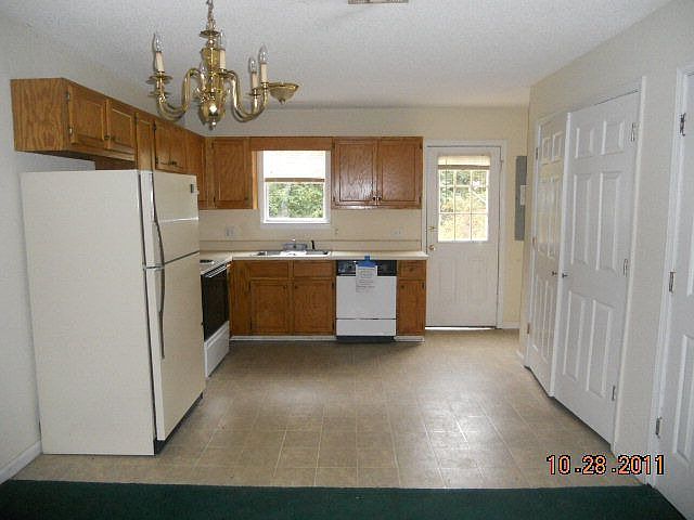 2nd image of 109 Colony Dr NW