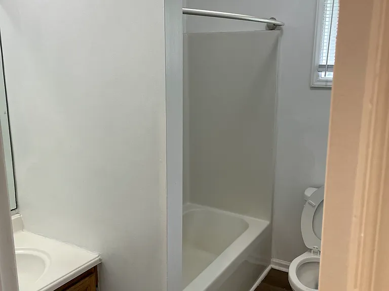 103 N Whitley St #1 — Photo 8