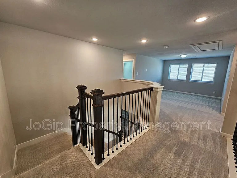 1740 Jamestown Dr — Photo 49