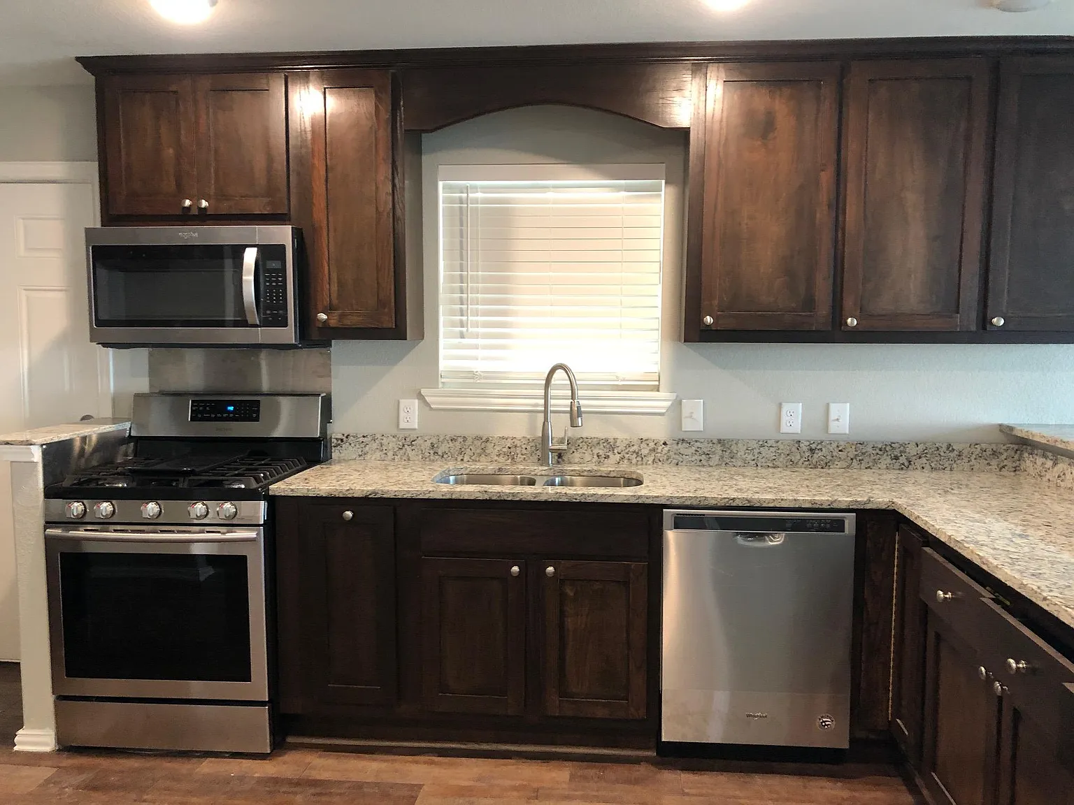 3 bed, 1200 sqft, $1,800 — Photo 4