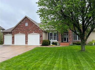 4413 SW Gull Point Dr, Lees Summit, MO 64082
