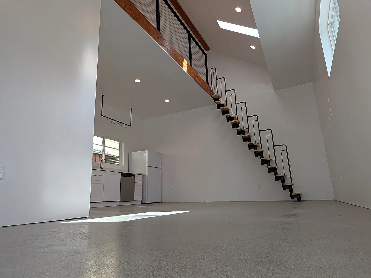 288 Knox St — Photo 1