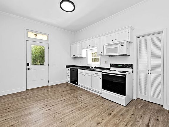 2nd image of 1753 Williams Ave #4