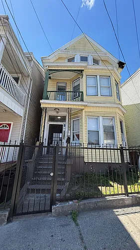 216 Park Ave #3 Photo 1