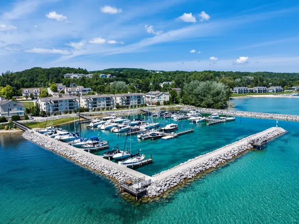 712 N Dockside Cir Unit G4, Suttons Bay, MI 49682