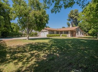 8610 Aqueduct Ave, North Hills, CA 91343