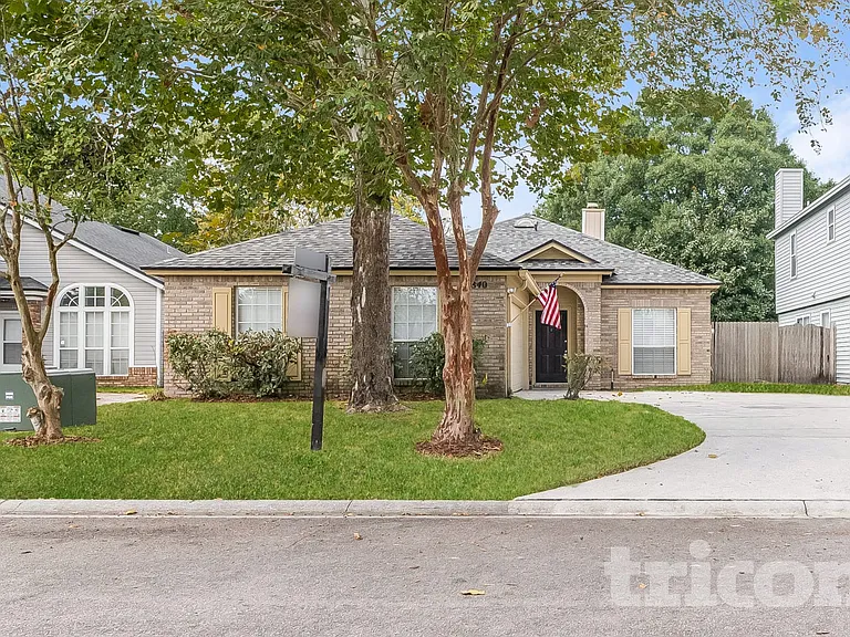 3840 Tallcott Dr — Photo 2