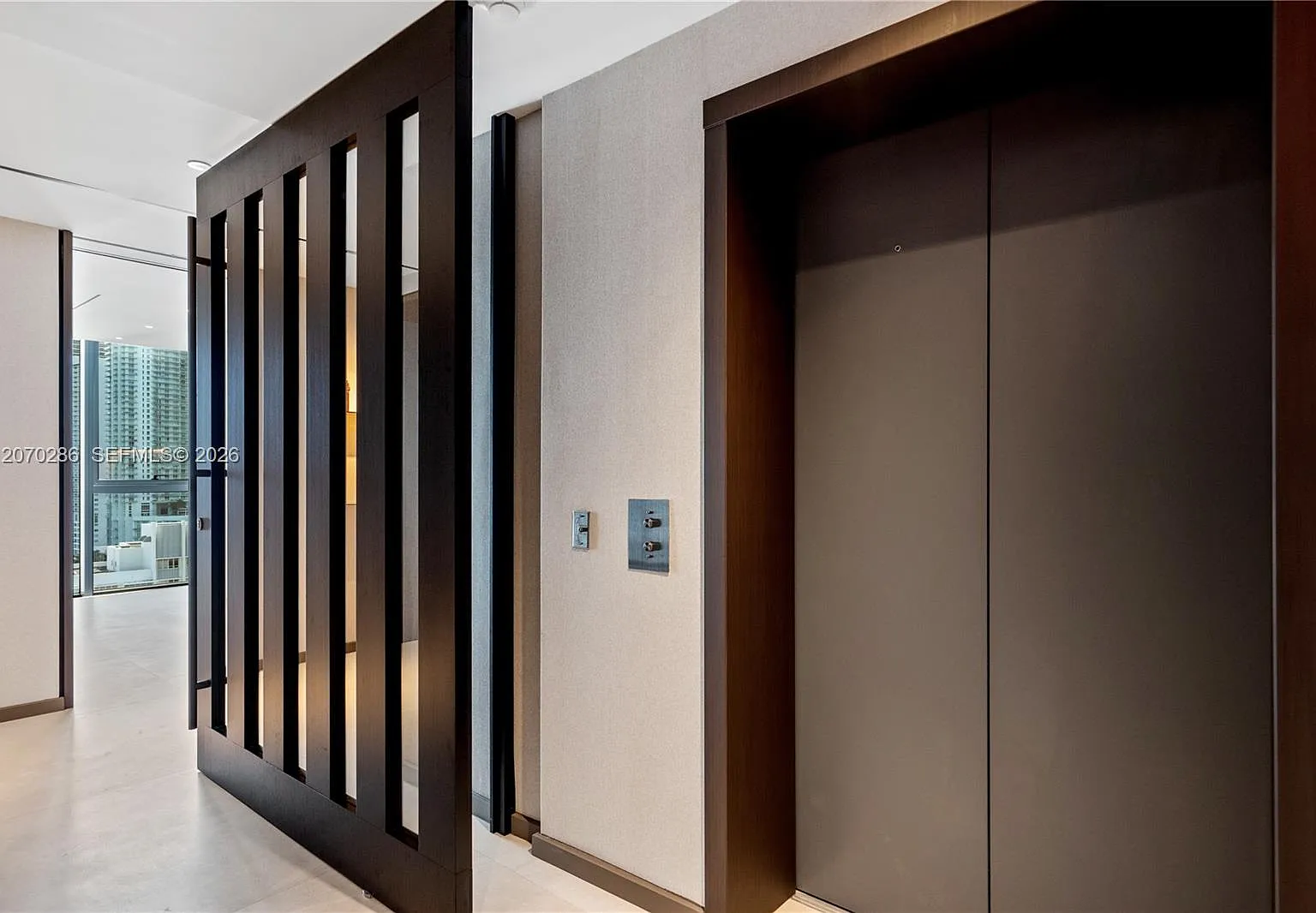 The Elysee Condo — Photo 2