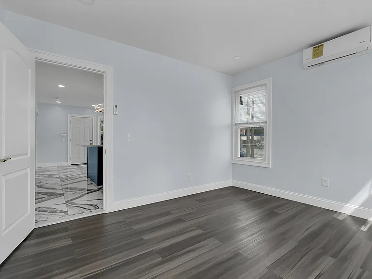 255 Pearl St #1 — Photo 8