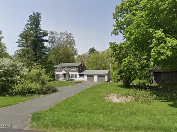 34 Werner Road, Halfmoon, NY 12065
