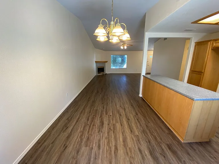 709 Creston Rd — Photo 14