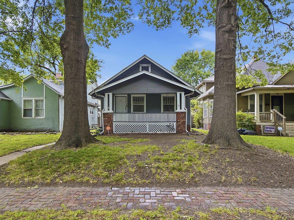 1st image of 1237 SW Macvicar Ave