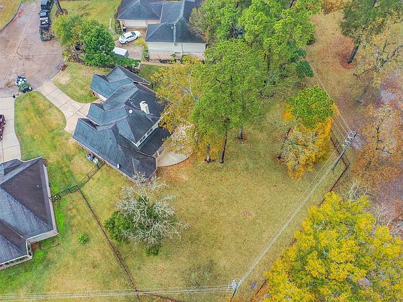 5th image of 8139 17th Green Dr