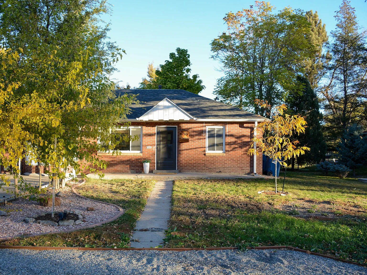 2 bed, 1000 sqft, $2,500 — Photo 1