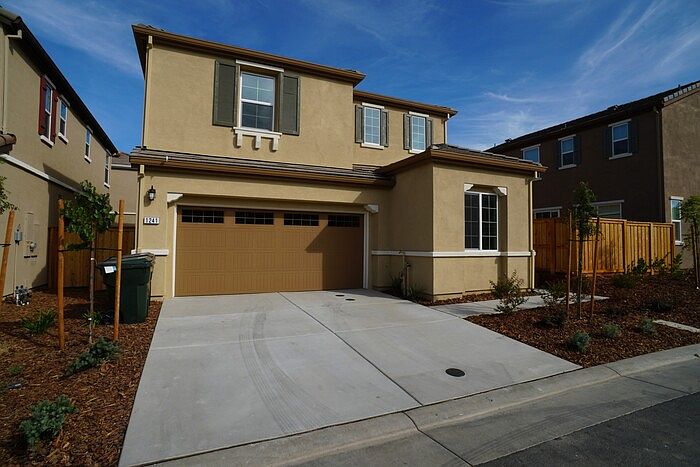 1st image of 1241 Oakbriar Cir