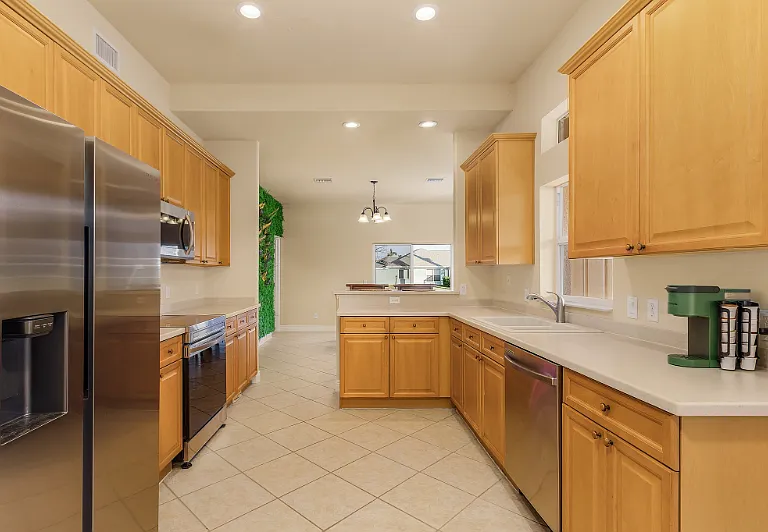205 SE 4th Pl — Photo 9