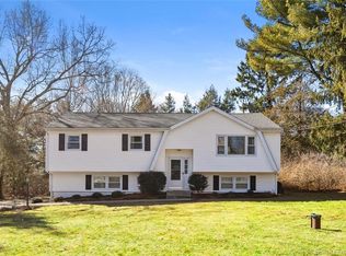 24 Redwood Dr, Bethel, CT 06801
