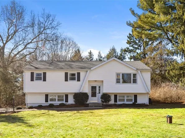 24 Redwood Drive, Bethel, CT 06801