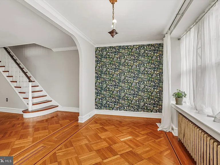 224 5th Ave — Photo 3