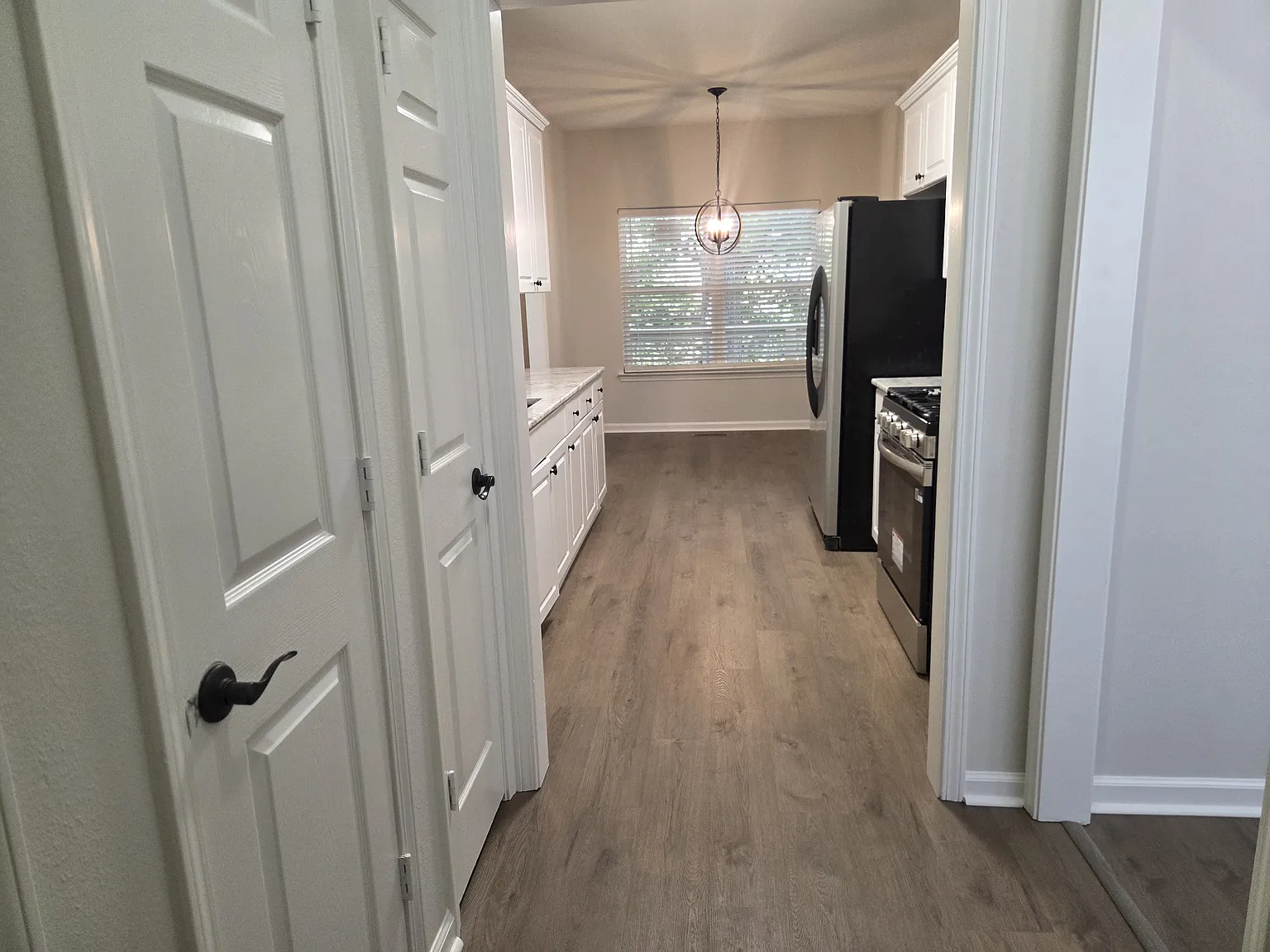 3 bed, 1760 sqft, $2,100 — Photo 3