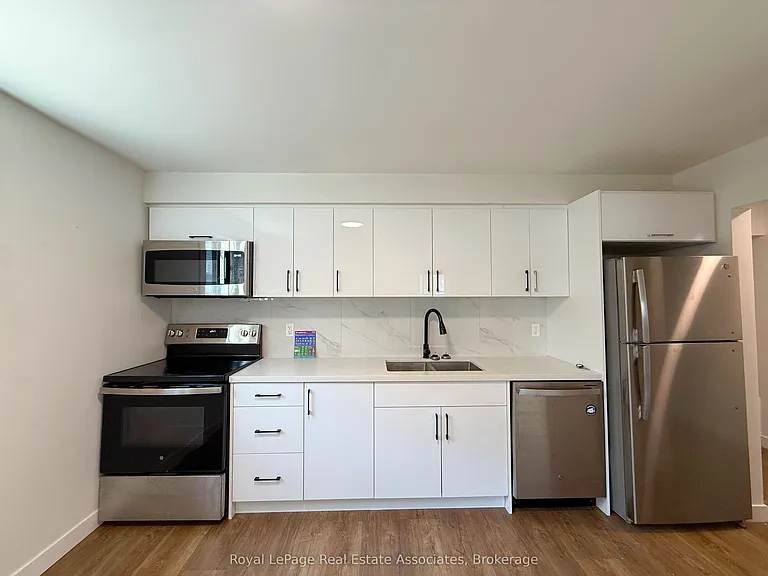 171 Huron St #2 — Photo 12