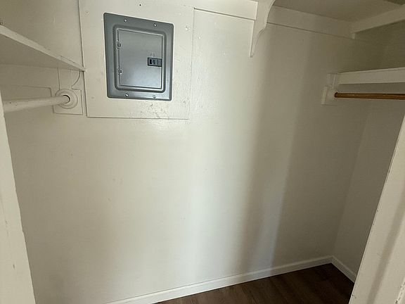 5th image of 530 N San Joaquin St #10