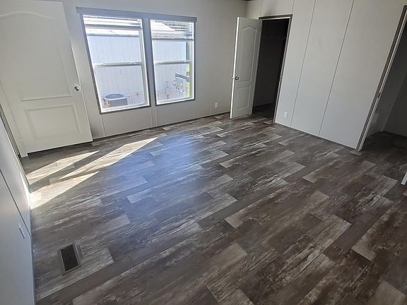 2nd image of 601 James St #112