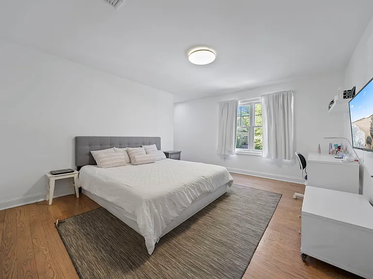 BEDROOM #2