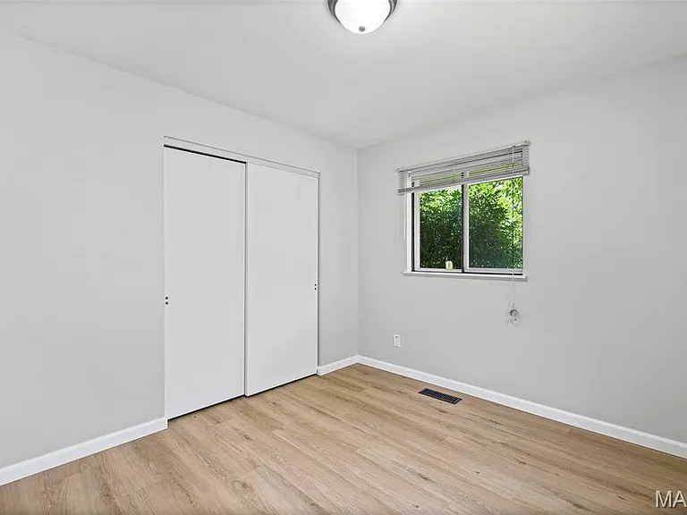 404 Spring Meadows Dr — Photo 26