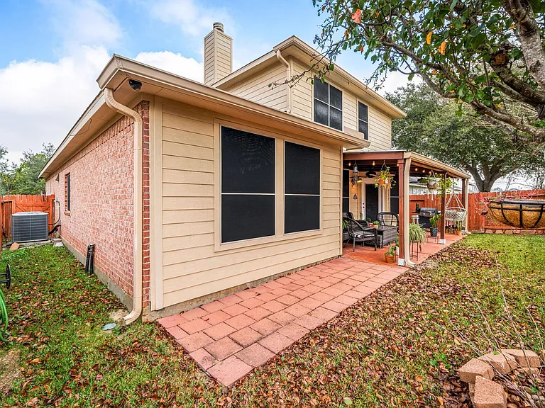 24647 Hampton Lakes Dr — Photo 38