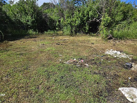 3rd image of 820 58th Avenue Dr E
