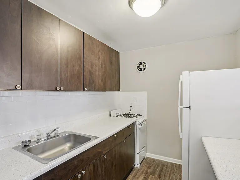 Buckhead Townhomes and Gardens — Photo 20