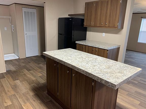 4th image of 306 Lakanwood Ln