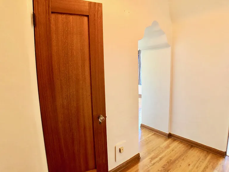 1352 W 10th St #3 — Photo 9