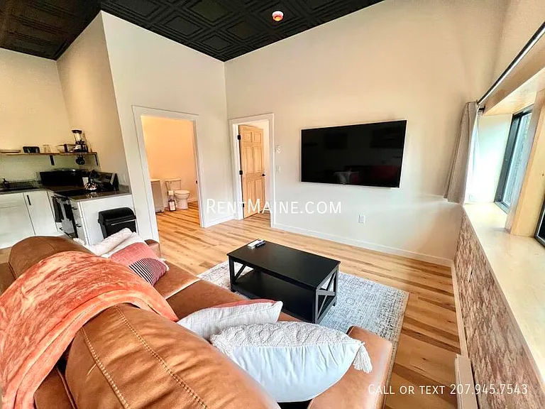 113 N Lancey St #204 — Photo 15