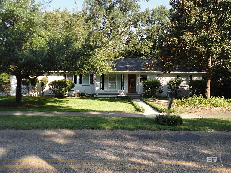 371 S Church St — Photo 1