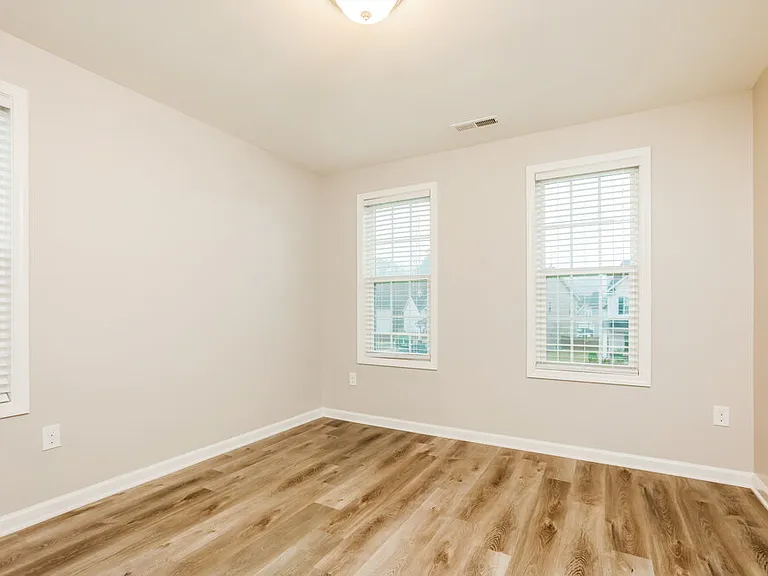 7435 Birchshire Dr — Photo 13